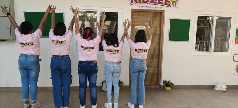 Kidzee Nagenahalli teachers and staff